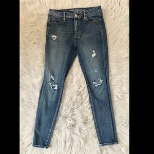 American Eagle Ripped/Distressed Jegging